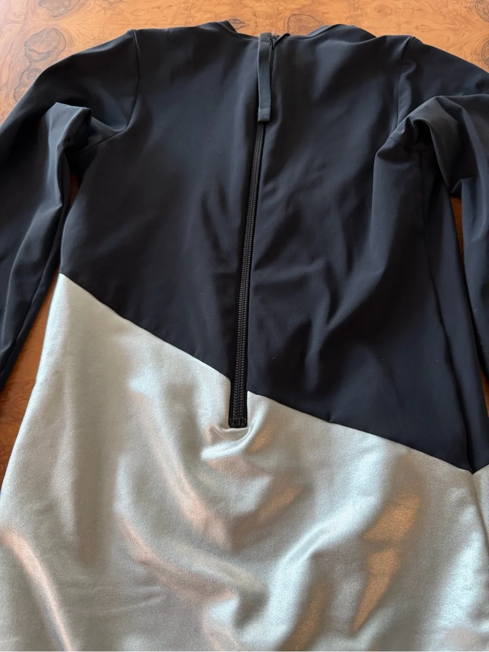 Nununu One Piece Long Sleeve Swimsuit Girls Size 10-11 Silver & Black
